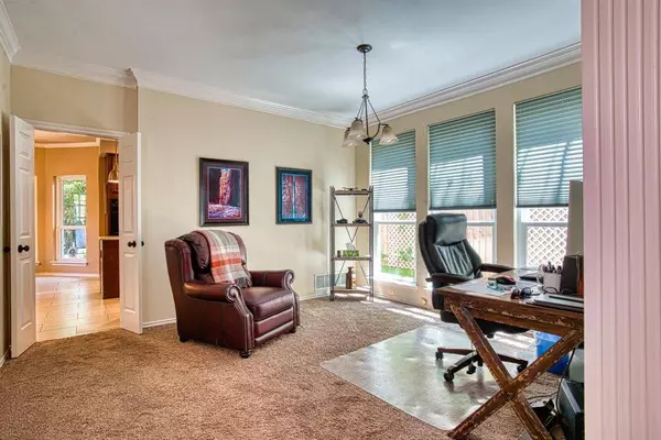 1727 Parkwood Drive, Grapevine, TX 76051