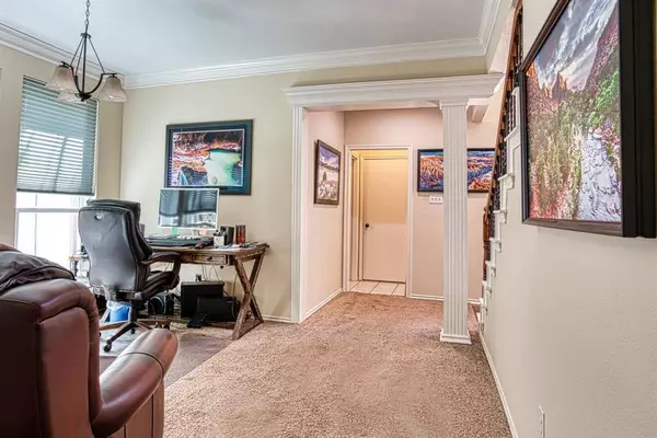 1727 Parkwood Drive, Grapevine, TX 76051