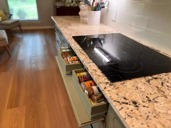 515 S Dallas Avenue, Lancaster, TX 75146