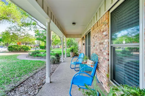 515 S Dallas Avenue, Lancaster, TX 75146