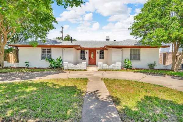 4109 Twin Falls Street, Irving, TX 75062