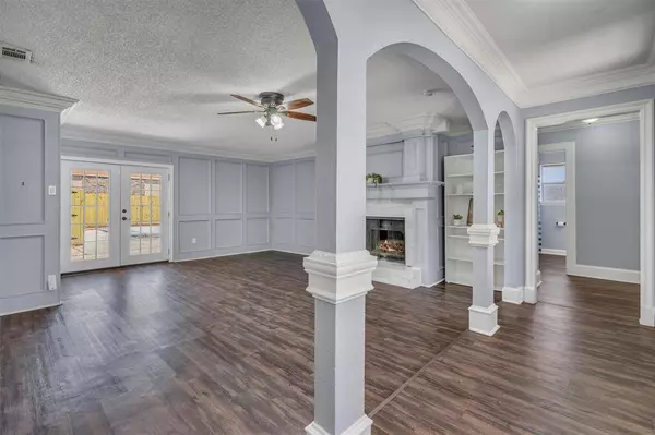 4109 Twin Falls Street, Irving, TX 75062