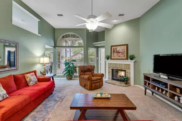 8716 Pedernales Trail, Fort Worth, TX 76118