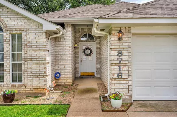 8716 Pedernales Trail, Fort Worth, TX 76118