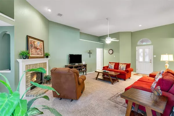 8716 Pedernales Trail, Fort Worth, TX 76118