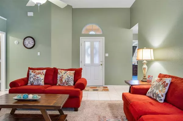 8716 Pedernales Trail, Fort Worth, TX 76118