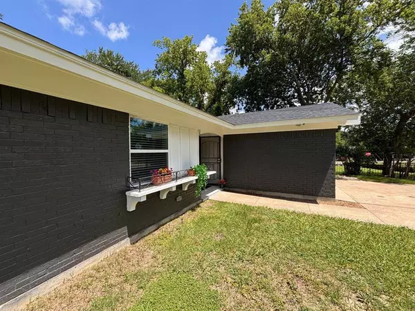 7711 Leigh Ann Drive, Dallas, TX 75232