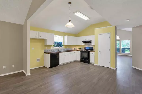 10212 Brea Canyon Road, Fort Worth, TX 76108