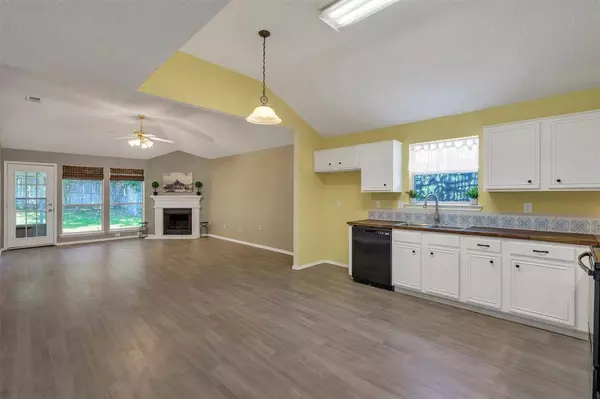 10212 Brea Canyon Road, Fort Worth, TX 76108