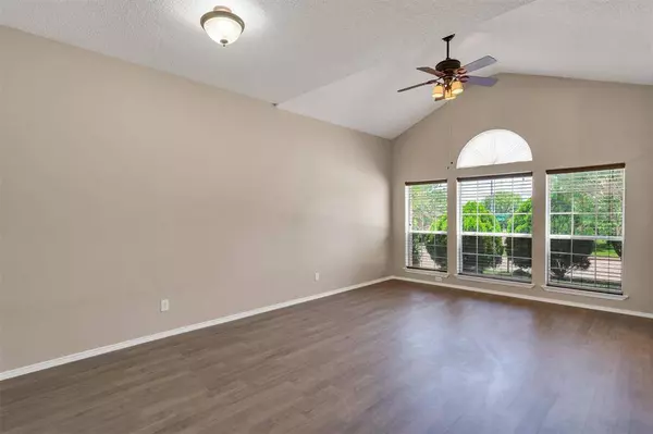 10212 Brea Canyon Road, Fort Worth, TX 76108