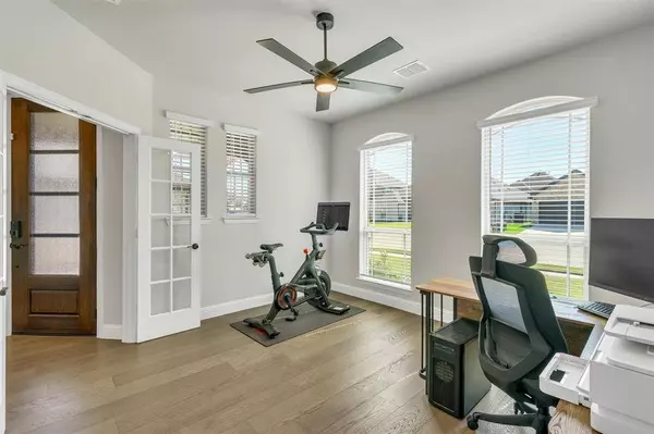 1008 Moss Grove Trail, Justin, TX 76247