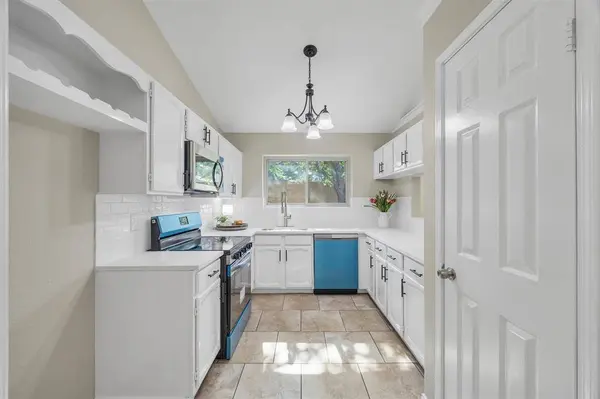 630 Berkley Drive, Grapevine, TX 76051