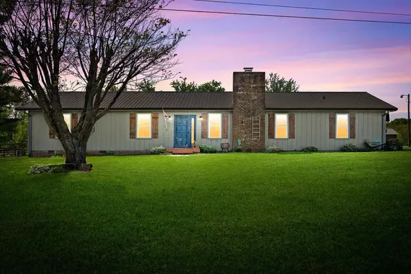 558 Bumpus Rd, Cunningham, TN 37052