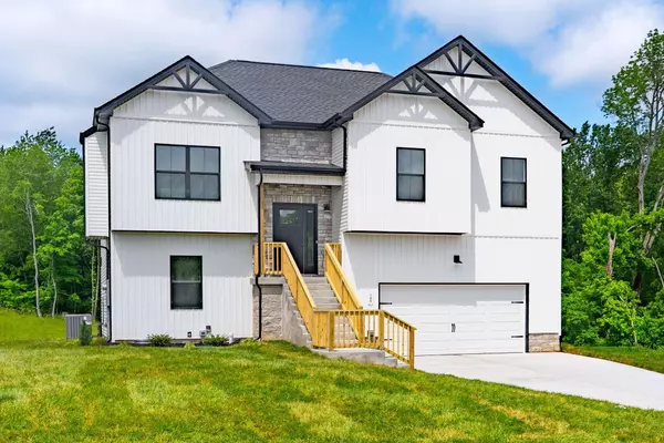 186 Dewberry Ct, Clarksville, TN 37042