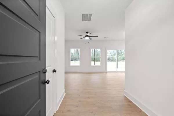 193 Dewberry Ct, Clarksville, TN 37042