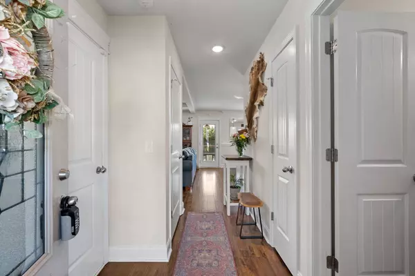 1328 Sussex Dr, Clarksville, TN 37042