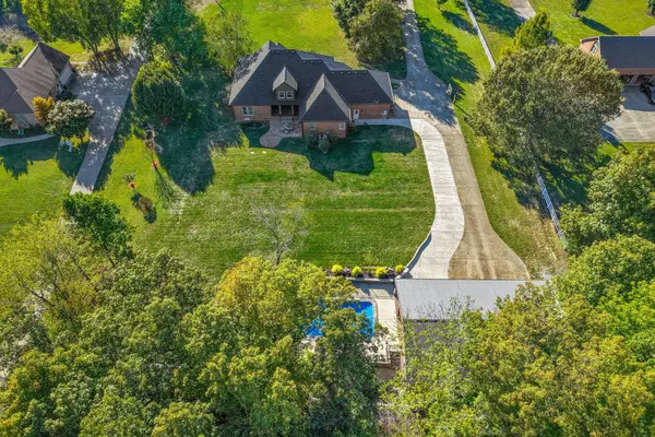 635 Mobley Rd, Clarksville, TN 37043