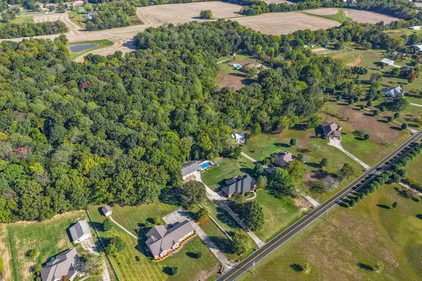 635 Mobley Rd, Clarksville, TN 37043