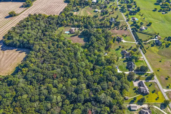 635 Mobley Rd, Clarksville, TN 37043