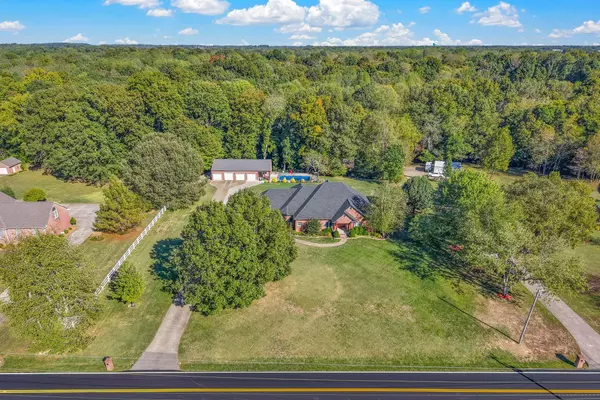 635 Mobley Rd, Clarksville, TN 37043