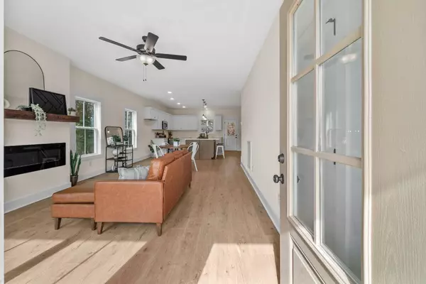 194 Dewberry Ct, Clarksville, TN 37042