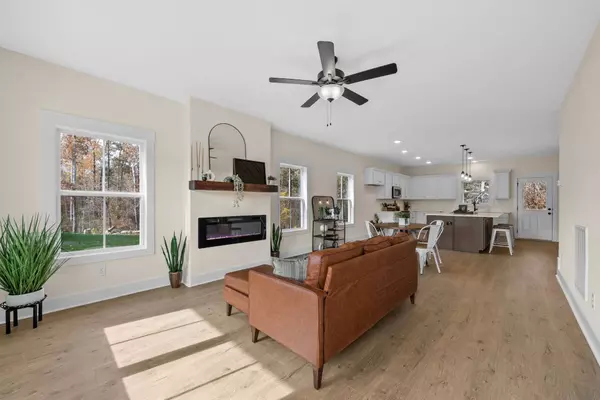 194 Dewberry Ct, Clarksville, TN 37042