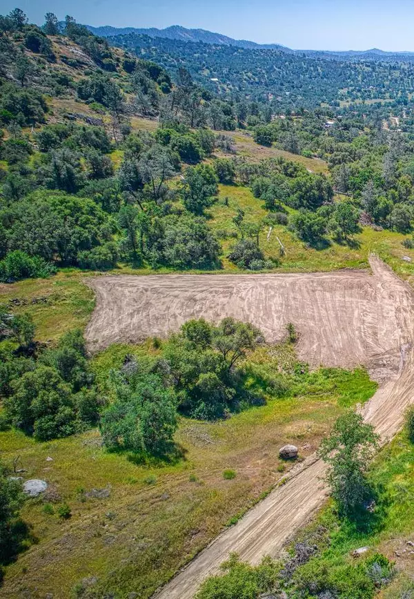 1 Country Oak, Prather, CA 93651