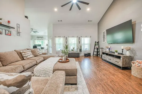 3095 N Pearwood, Fresno, CA 93727