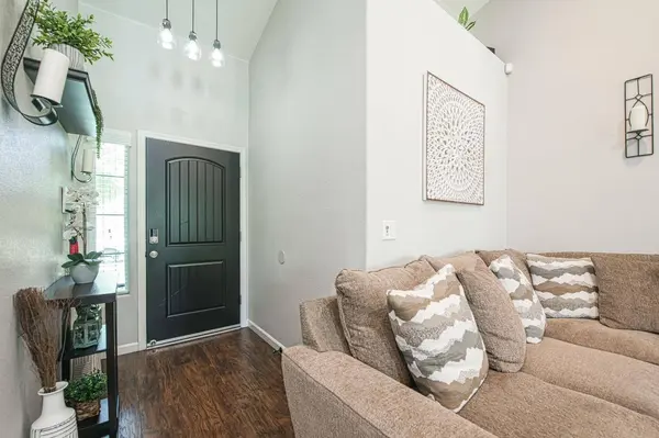 3095 N Pearwood, Fresno, CA 93727