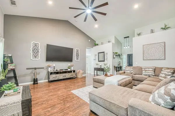 3095 N Pearwood, Fresno, CA 93727