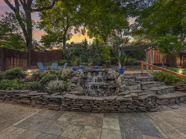 Modern Comfort Meets Established Elegance in East Roseville: Welcome to 3298 Europa Street