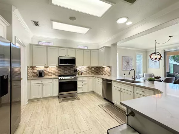 2645 Woodacre LN, Lincoln, CA 95648