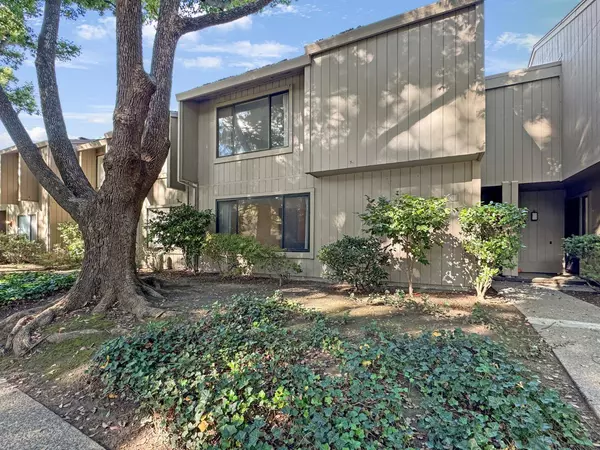 1061 Commons DR, Sacramento, CA 95825