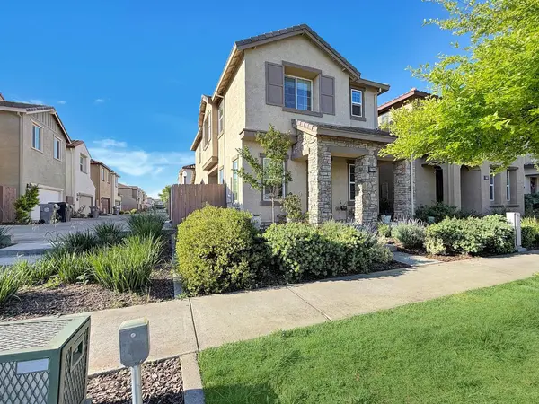3700 Hovnanian DR, Sacramento, CA 95834