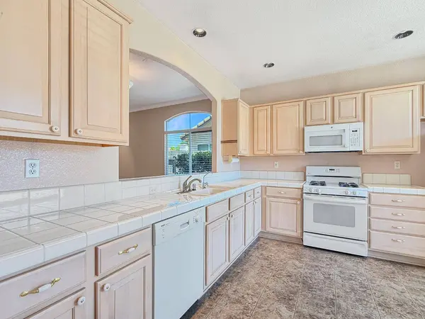 9256 Palmerson DR, Antelope, CA 95843