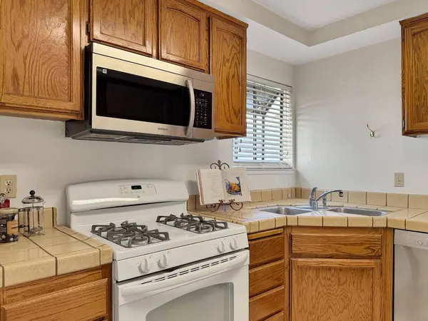 7409 Auburn Oaks CT #N, Citrus Heights, CA 95621