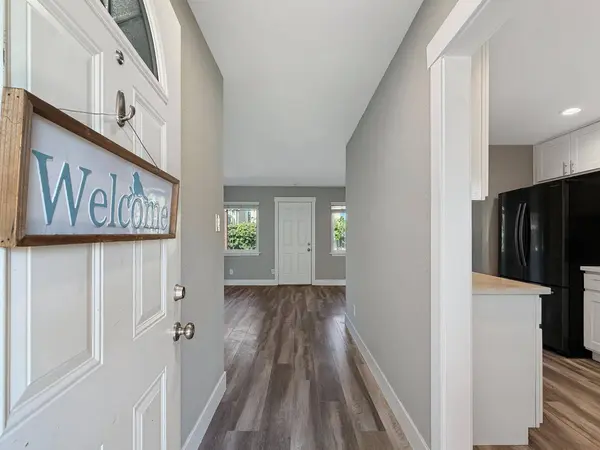 7013 Thomas DR, North Highlands, CA 95660