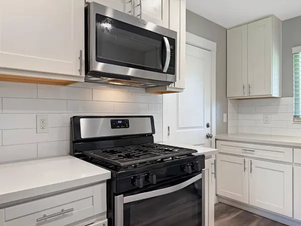7013 Thomas DR, North Highlands, CA 95660