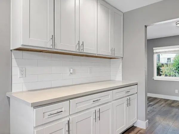 7013 Thomas DR, North Highlands, CA 95660