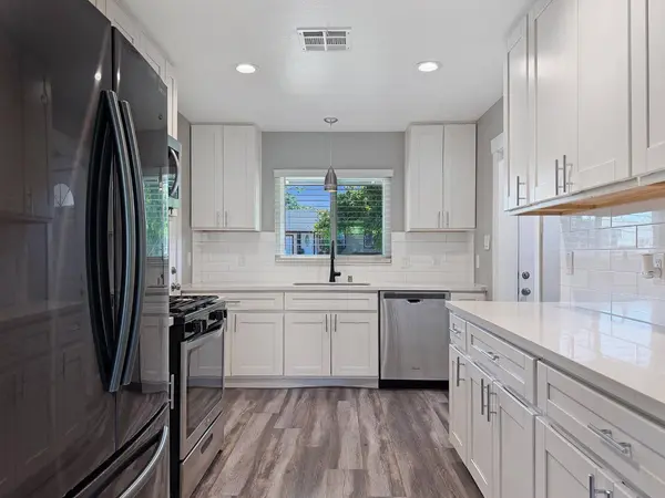 7013 Thomas DR, North Highlands, CA 95660