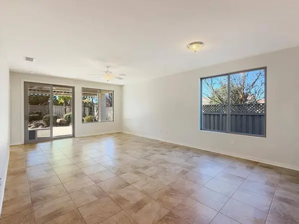 100 Chicory CT, Lincoln, CA 95648