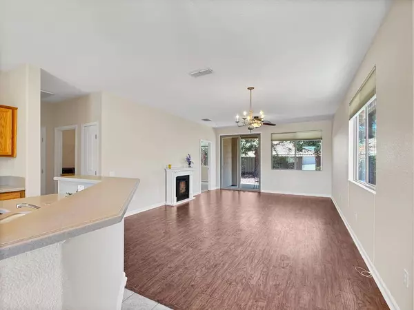 745 Wagon Wheel LN, Lincoln, CA 95648