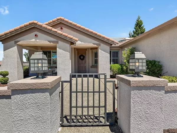 2090 Fallen Leaf LN, Lincoln, CA 95648