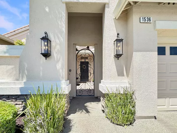 1536 Dapple Dawn LN, Lincoln, CA 95648