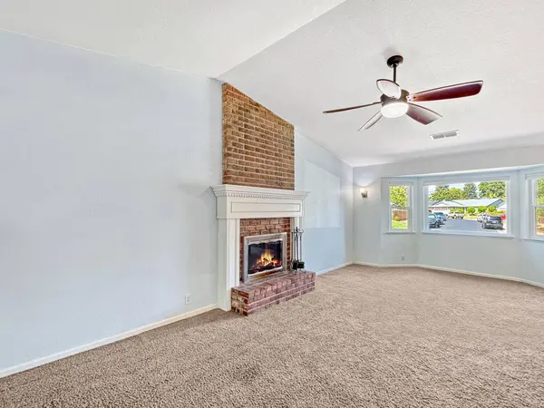 5922 Allan DR, Rocklin, CA 95677