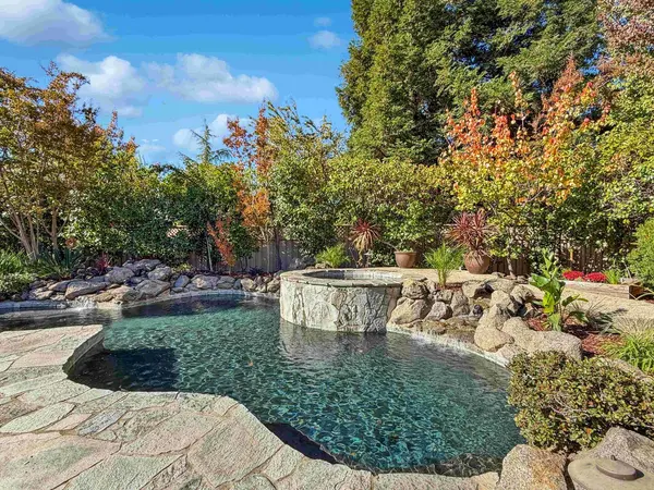 892 Bridalveil LN, Lincoln, CA 95648