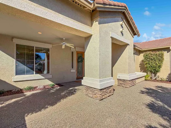 892 Bridalveil LN, Lincoln, CA 95648