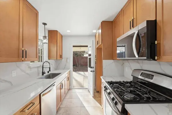 1412 Frances DR, Roseville, CA 95661