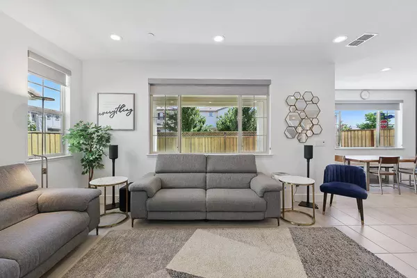 410 E Redberry PL, Mountain House, CA 95391