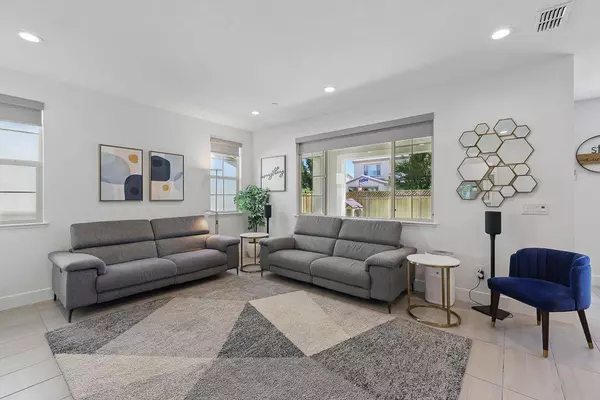 410 E Redberry PL, Mountain House, CA 95391